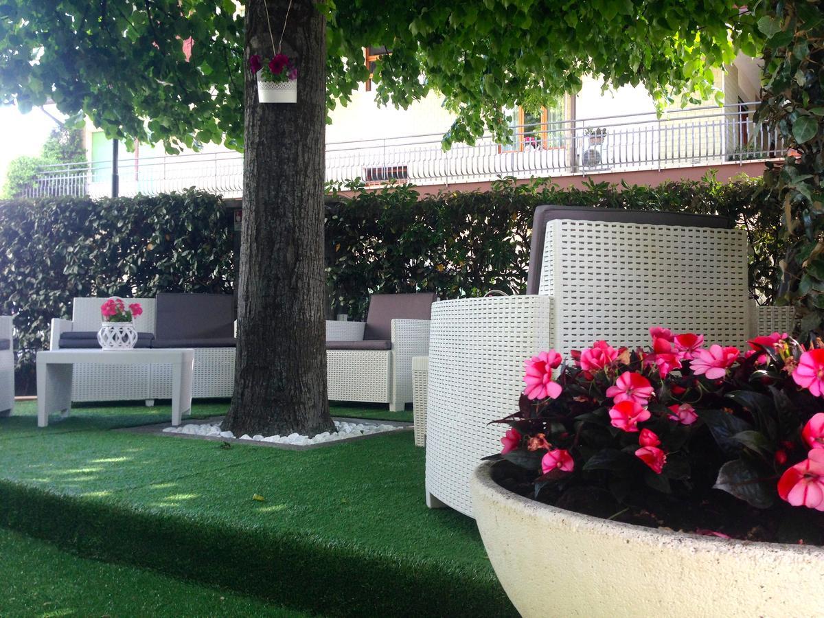 Hotel Jole San Mauro Mare Екстериор снимка
