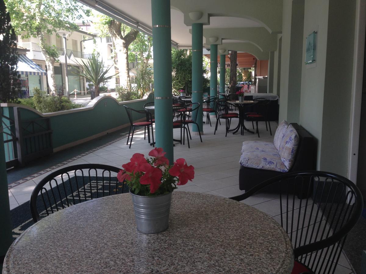 Hotel Jole San Mauro Mare Екстериор снимка